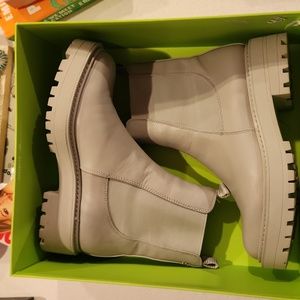 Sam Edelman Chelsea Boots - barely worn!